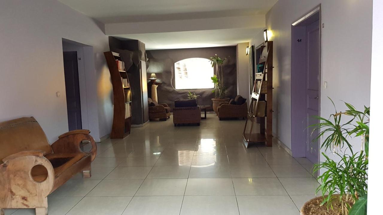 Residence Hoteliere Du Phare Либревиль Экстерьер фото