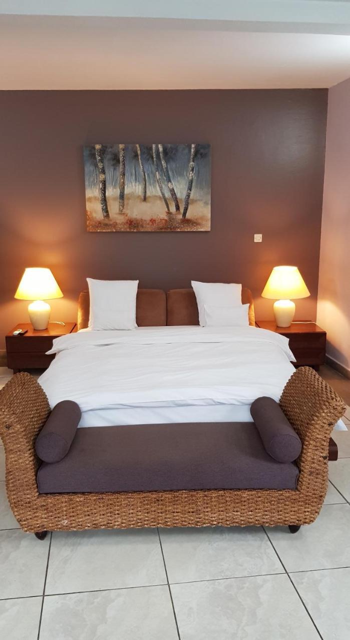 Residence Hoteliere Du Phare Либревиль Экстерьер фото